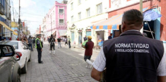 Puebla Capital realiza operativo de ordenamiento en zona de mariscos