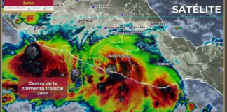 Huracán John se degrada a tormenta tropical