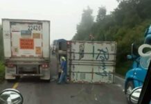 Volcadura de tráiler en la Puebla-Orizaba provoca caos vial