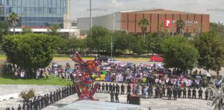 Trabajadores del Poder Judicial marchan frente al Museo Barroco