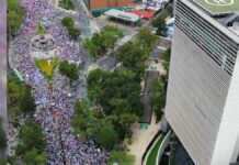 Trabajadores del Poder Judicial y estudiantes marchan hacia el Senado