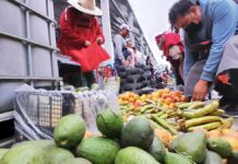Realizan el tradicional trueque en San Pedro Cholula