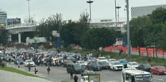 Trabajadores del Poder Judicial bloquean la Vía Atlixcáyotl