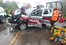 Choque entre patrulla y pipa deja 5 policías heridos en Chignahuapan