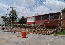 Autoridades de primaria no informan acciones para rehabilitar barda caída