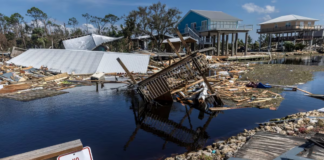 Huracán Helene deja 100 muertos tras su paso por EU