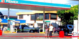 Sujetos armados asesinan a dos hombres en gasolinería de Tepeojuma