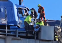 Choque deja a hombre prensado en el segundo piso de la México-Puebla