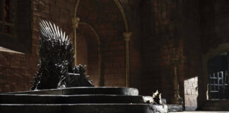 Subastan réplica del trono de Game of Thrones en más de 1.4 mdd