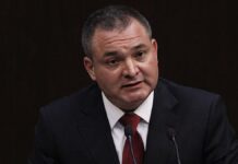 Genaro García Luna tiene tres órdenes de aprehensión en México