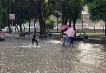 Fuerte lluvia inunda calles y colonias de Puebla