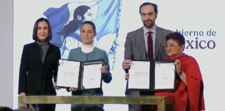 Sheinbaum firma decretos; Pemex y CFE vuelven a ser empresas públicas