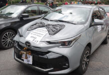 Trabajadores del PJF hacen “caravana fúnebre” en calles de Puebla