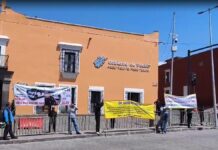 Transportistas se manifiestan para pedir aumento del pasaje a 19 pesos