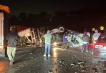 Vuelca tractocamión y provoca cierre en la México-Puebla