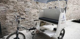 Joven presenta innovadora propuesta de movilidad a Armenta