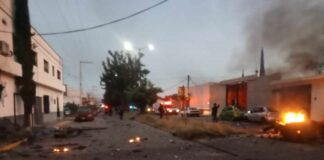 Explota coche bomba frente a la Secretaría de Seguridad en Guanajuato