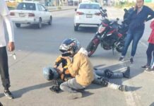 Motociclista cae desde puente de Periférico Ecológico