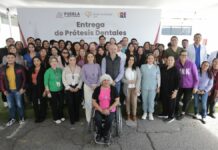 Entrega SEDIF prótesis dentales a adultos mayores