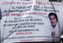 Trabajadores del ayuntamiento de Nopalucan denuncian adeudos de salarios