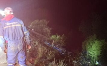 Conductor muere atropellado tras volcadura en la Puebla-Orizaba