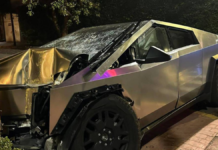 Camioneta Cybertruck se estrella contra casa en CDMX