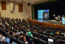 Estudiantes de la UDLAP dialogan con el escritor Daniel Salinas Basave