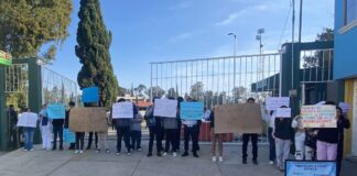 Estudiantes de la UTP bloquean accesos; exigen mejores condiciones