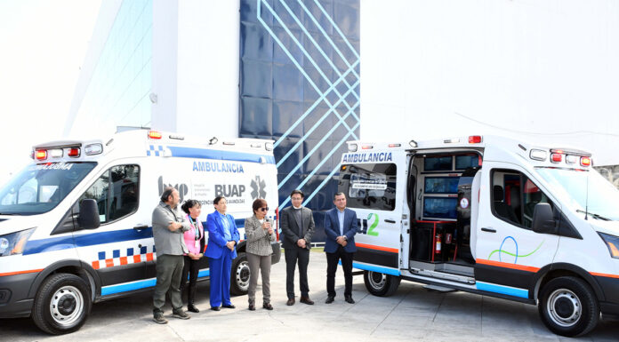 Lilia Cedillo entrega dos ambulancias y autobuses a DASU y HUP