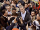 Lanzan lodo a reyes de España tras visita a Paiporta