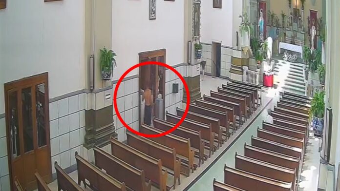VIDEO_ Captan robo de imagen en templo en Barrio de El Parral