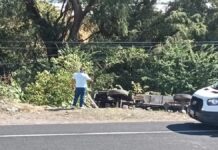 Vuelca camioneta en la carretera Izúcar de Matamoros-Atlixco