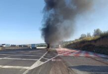 Vuelca tráiler y se incendia sobre la autopista México-Puebla
