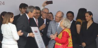 Puebla entrega medalla “Carmen Serdán” a Elena Poniatowska