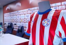 Selección de Paraguay estrena jersey para personas no videntes