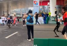 Robot hace historia al correr medio maratón en Pekín