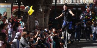 Segom estudia reacomodo de payasos del Centro Histórico