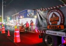 Pepe Chedraui supervisa trabajos de bacheo nocturno en Puebla