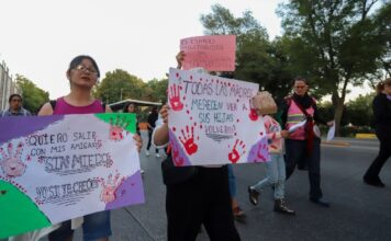 Marchan en Puebla por la eliminación de la violencia contra la mujer