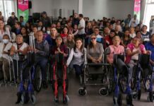 MariElise realiza segunda entrega masiva de aparatos ortopédicos