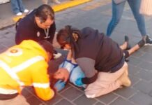 Conductor atropella a mujer en el centro de Tecamachalco