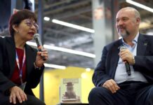 Lilia Cedillo se presenta en la FIL de Guadalajara