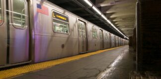 Queman viva a mujer y muere dentro del metro de Nueva York