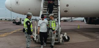 Pasajero intenta secuestrar avión en México para llevarlo a EU