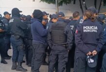 Policías de Tehuacán realizan paro de labores por aguinaldo