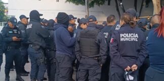 Policías de Tehuacán realizan paro de labores por aguinaldo