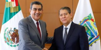 Gobernador reconoce trabajo de Gilberto Higuera en FGE