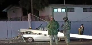 Conductor derriba poste de luz en bulevar Vicente Suarez