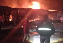 Se incendia patio de tráileres en San Matías Tlalancaleca