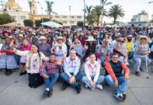 Visita SMDIF juntas auxiliares de Canoa y La Resurrección por festejos navideños